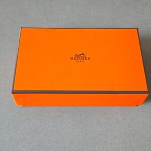 New never used HERMÈS BOX small storage box case Hermès Paris orange box display